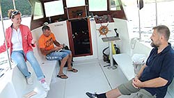 На катере во время ловли кальмара в Дубровнике