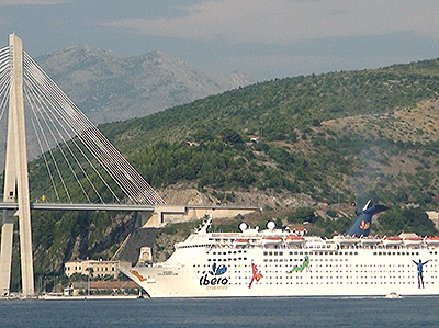 Дубровник принял 25 тысяч туристов с морских лайнеров за два дня